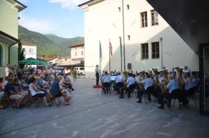 Orkester nemških oboroženih sil na Mestnem trgu 1